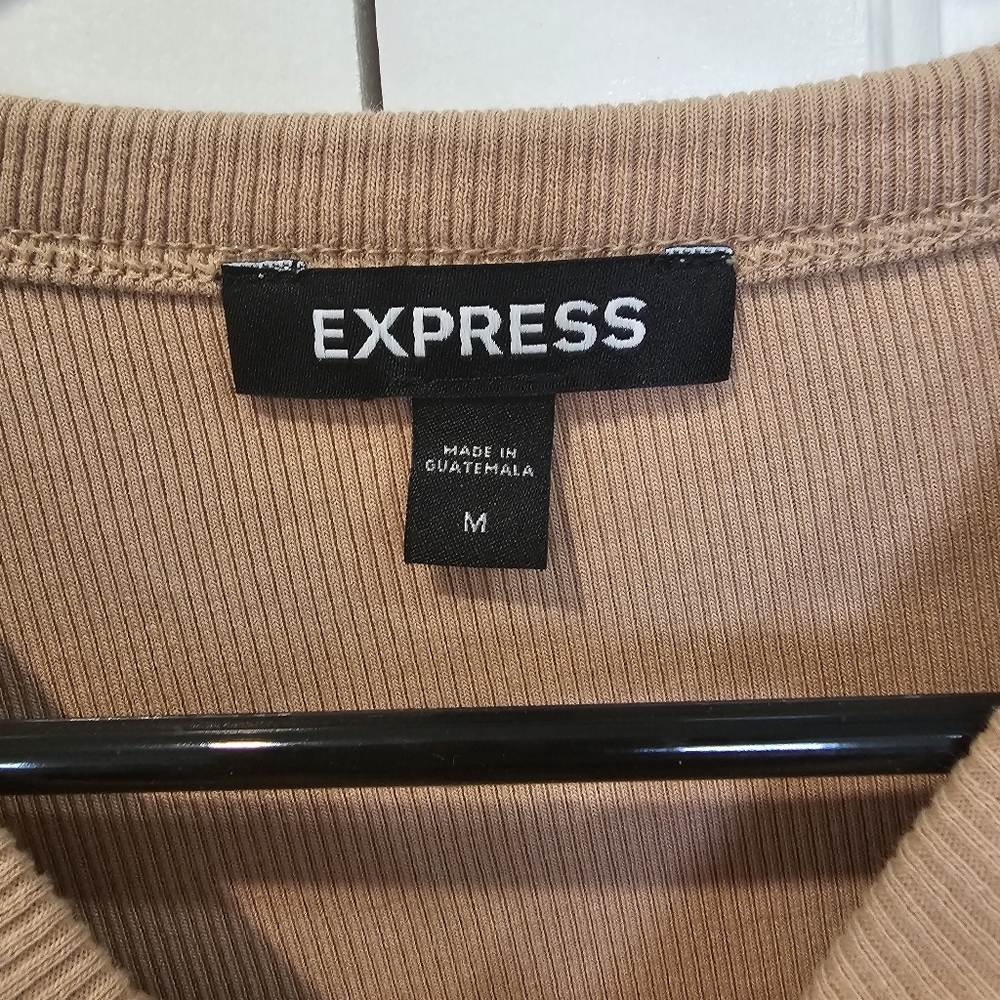 Express Ribbed Ruffle Sleeve Top - Picture 3 of 3
